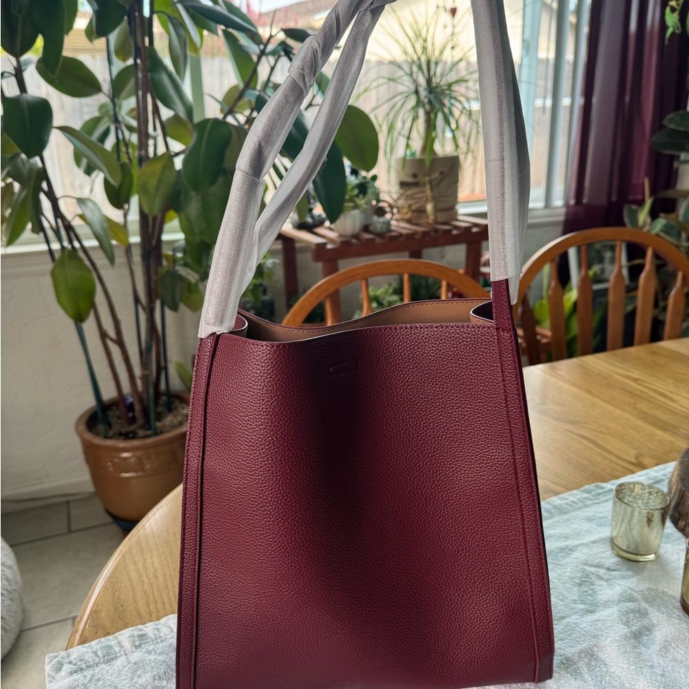 Elegant Burgundy Leather Tote Bag